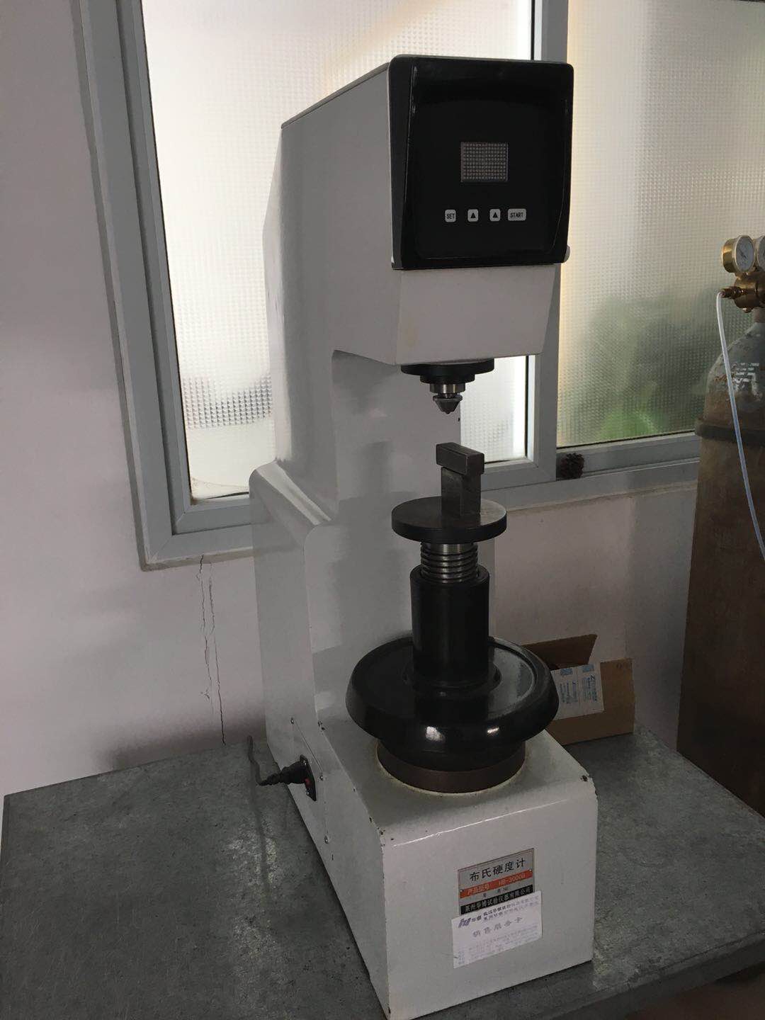 布氏硬度計